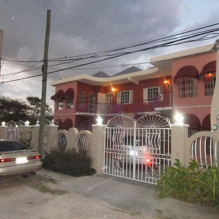 The Residence Portmore Apartments 외부 사진
