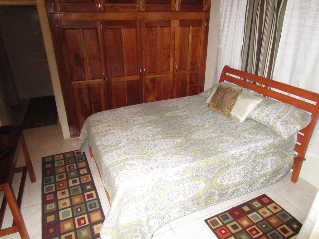 The Residence Portmore Apartments 외부 사진