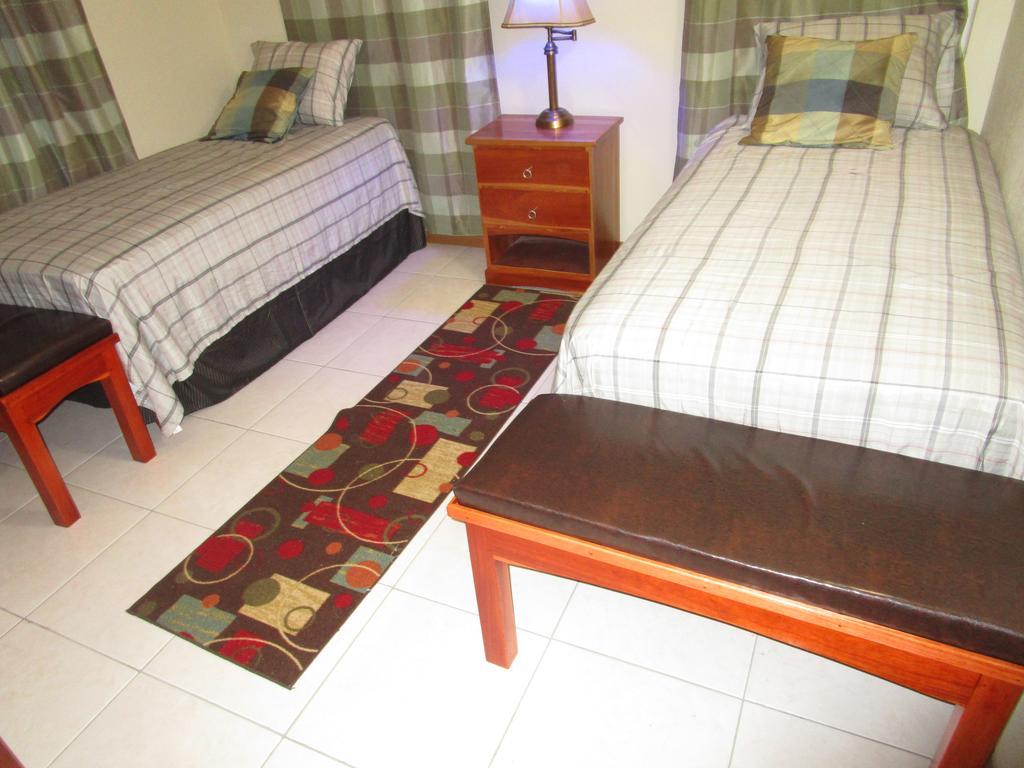 The Residence Portmore Apartments 외부 사진