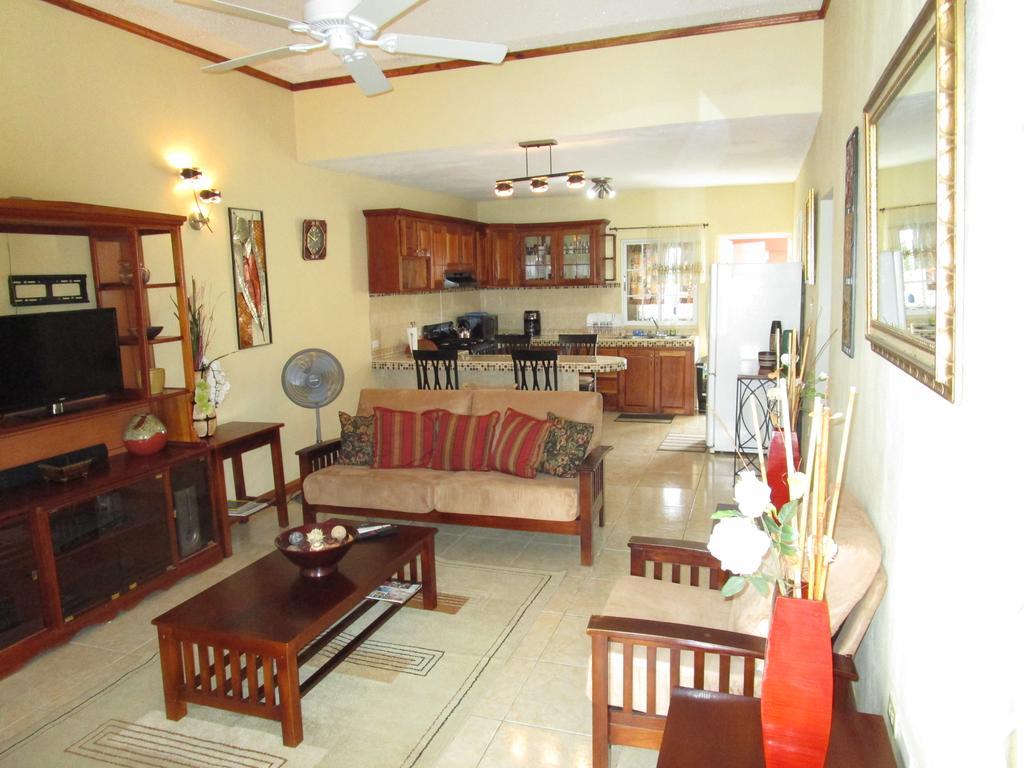 The Residence Portmore Apartments 외부 사진