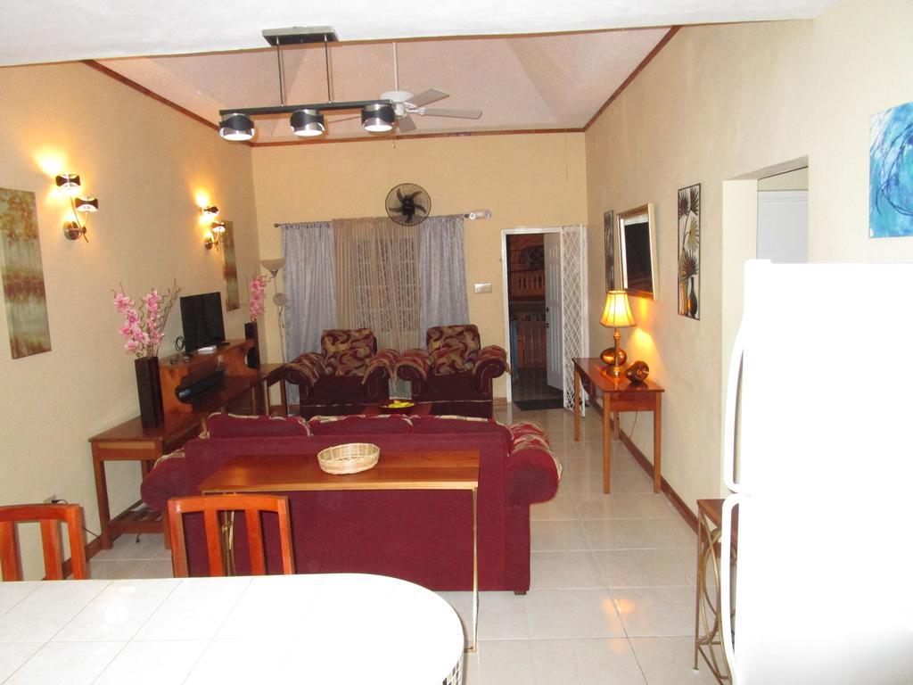 The Residence Portmore Apartments 외부 사진