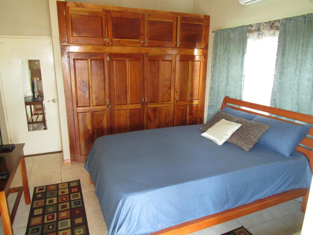 The Residence Portmore Apartments 외부 사진