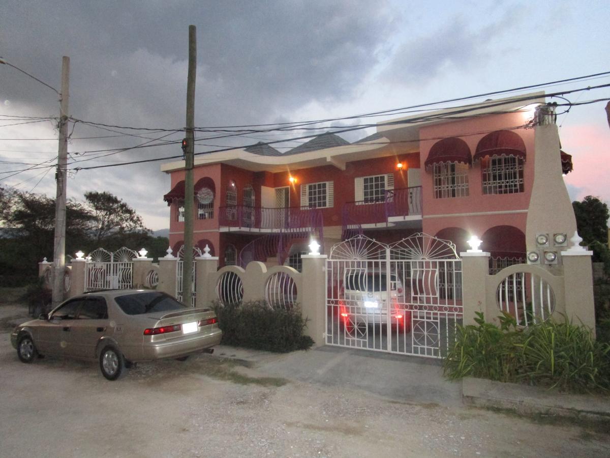 The Residence Portmore Apartments 외부 사진