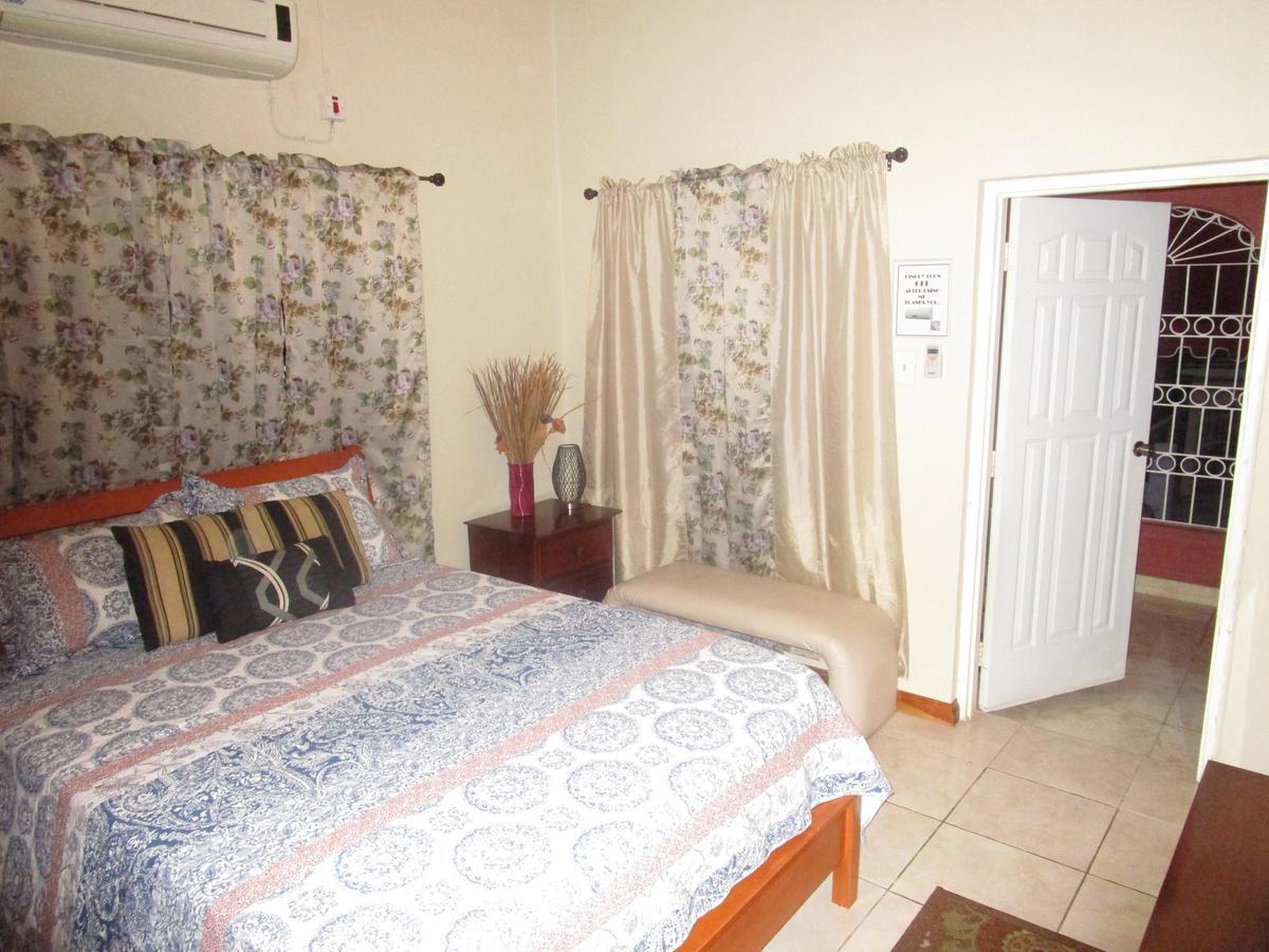 The Residence Portmore Apartments 외부 사진