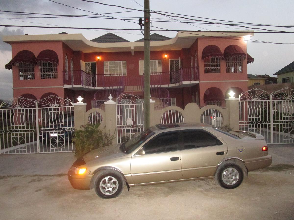 The Residence Portmore Apartments 외부 사진